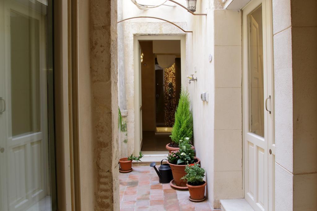 Ortigia Guest House Casa Flora Syracuse Buitenkant foto