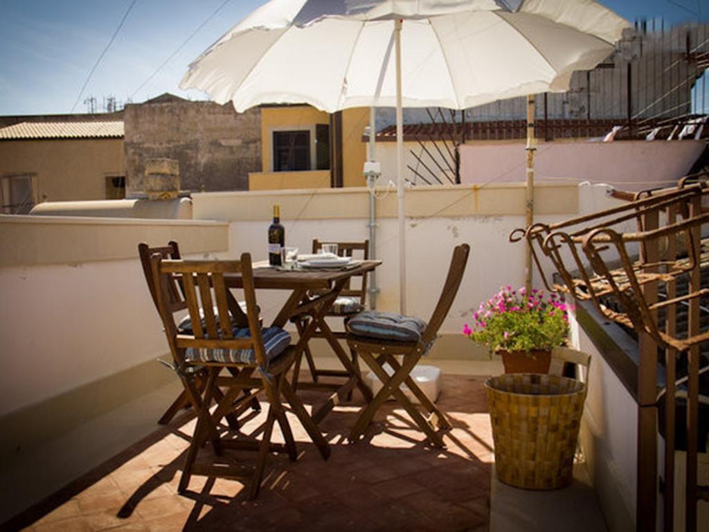 Ortigia Guest House Casa Flora Syracuse Buitenkant foto